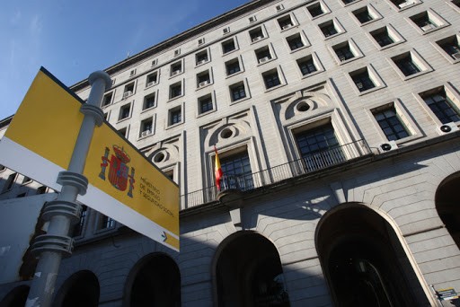 Patronal y sindicatos alcanzan un consenso sobre los ERTES - La Viña