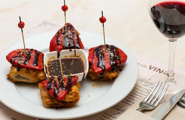 Hostelería Madrid cierra su Ruta 140 con la participación de 121 establecimientos en los 21 distritos de la capital y un gran éxito de público - La Viña