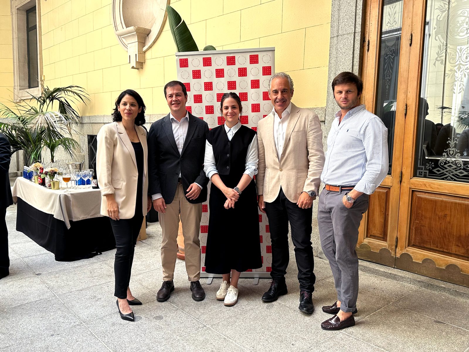 Hostelería Madrid y la Comunidad de Madrid presentan los premios Lito de hostelería, que reconocerán el mejor servicio en barra y sala - La Viña