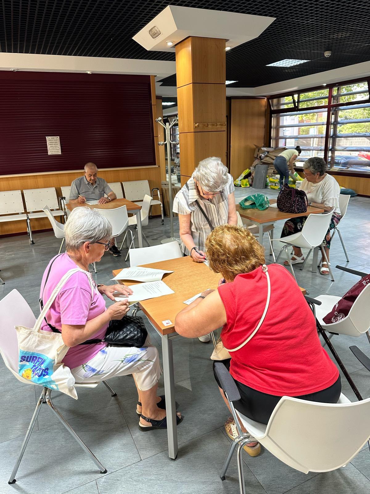 Leganés abre la concesión del bar cafetería del Centro de Mayores Enrique Tierno Galván - La Viña