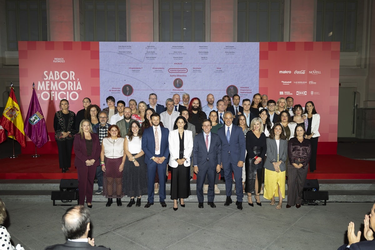 Hostelería Madrid suma 21 nuevos socios Platino, premiando la fidelidad de sus asociados de más de 25 años - La Viña