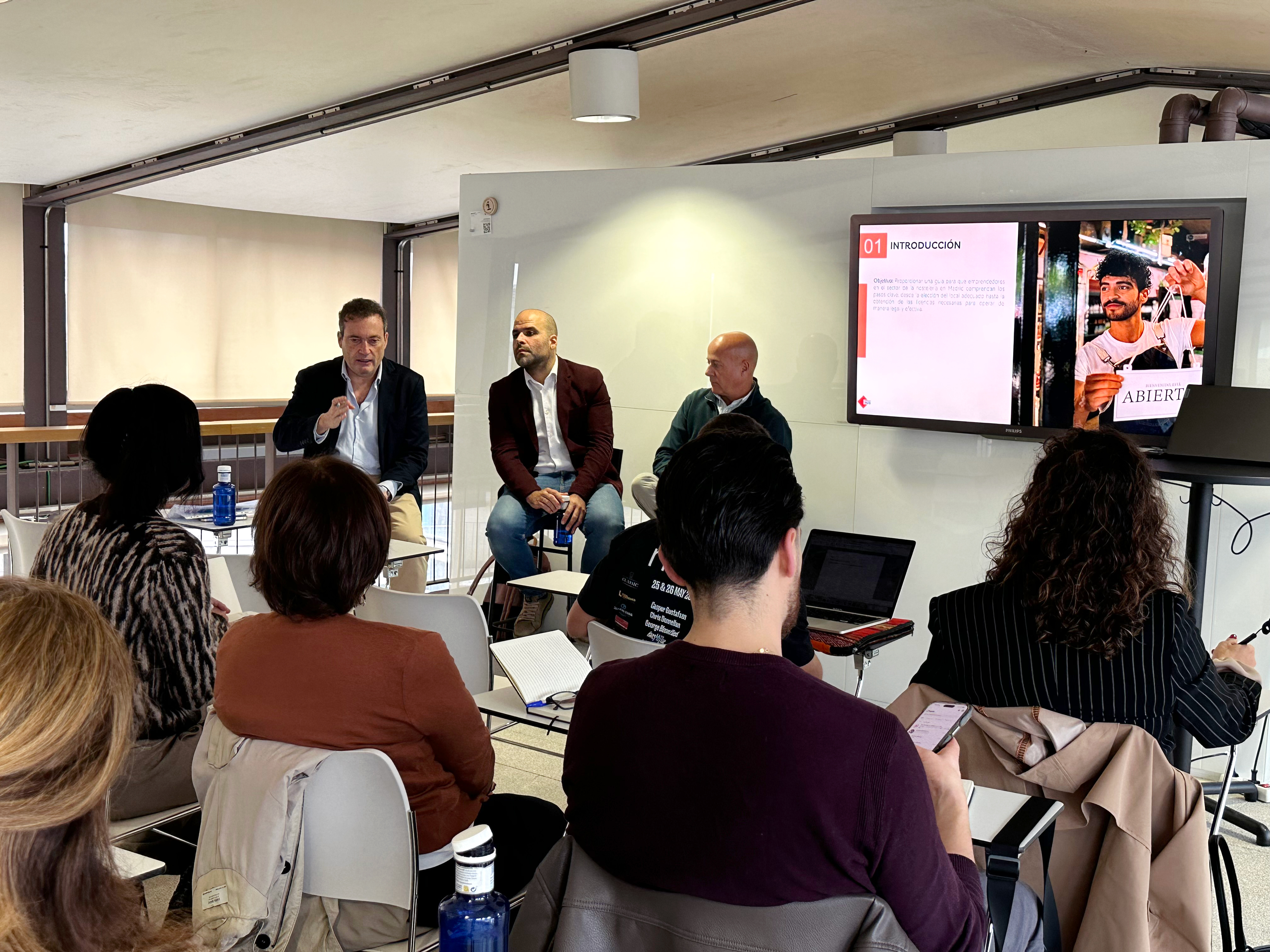 La primera jornada del HUB Origen da a los emprendedores las claves sobre la búsqueda del local, el concepto y la imagen - La Viña